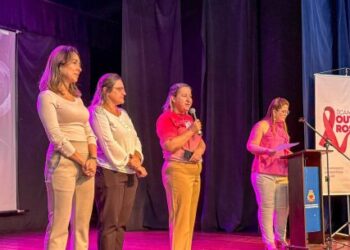 Profissionais da rede municipal participam de capacitação sobre câncer de mama em Caraguatatuba