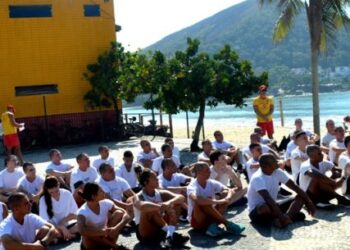 Inscrições das 20 vagas de guarda-vidas temporários do Estado para Caraguatatuba seguem até dia 20