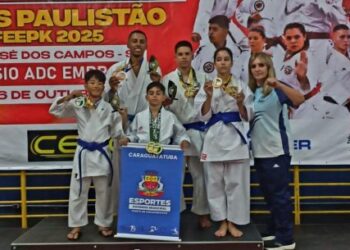 Caraguatatuba conquista título geral no Paulistão FEEKP e brilha na Copa ADC Embraer de Karatê Esportivo