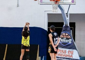 Basquete Feminino Sub-14 de Caraguatatuba conquista 3º lugar na Região III da Federação Paulista