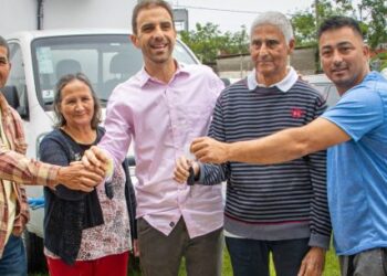 Caraguatatuba entrega caminhões de gelo e fortalece atividade da pesca artesanal no município