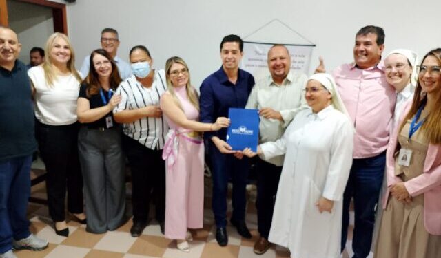 Vereadores participam de agenda com representante do Ministério da Saúde em Caraguatatuba   