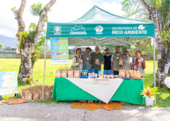 Recicla Bertioga promove ação de Natal sustentável no Espaço Eco Troca do CEA