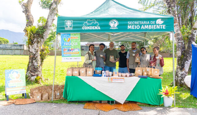 Recicla Bertioga promove ação de Natal sustentável no Espaço Eco Troca do CEA