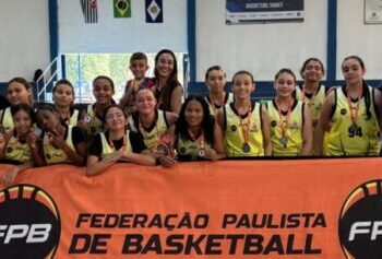 Caraguatatuba conquista vice-campeonato no basquete feminino de base em Taubaté