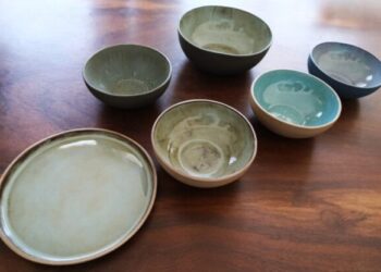 Mesa posta em cerâmica é tema de nova exposição de Antonio Fontalva   