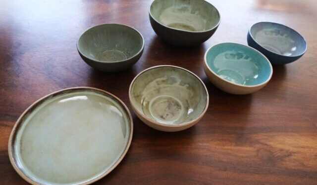 Mesa posta em cerâmica é tema de nova exposição de Antonio Fontalva   