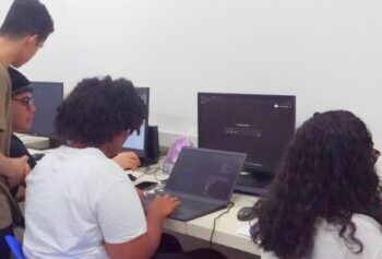 Hackathon reúne estagiários de Tecnologia e Educação para desenvolver soluções inovadoras para rede municipal de ensino