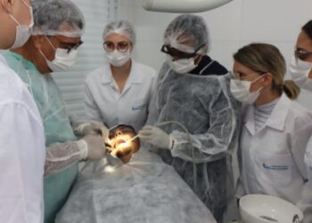 Caraguatatuba adere à campanha Novembro Vermelho e conscientiza contra Câncer de Boca