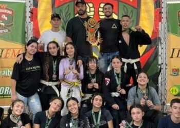 Equipe de Caraguatatuba conquista 13 medalhas e 3º lugar geral em campeonato de Jiu-Jítsu em Paraibuna