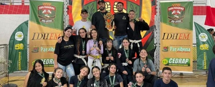 Equipe de Caraguatatuba conquista 13 medalhas e 3º lugar geral em campeonato de Jiu-Jítsu em Paraibuna