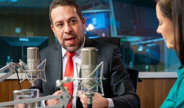 Boulos explica Governo na Rua: “Aproximar os vários programas do governo do presidente Lula das pessoas e territórios”