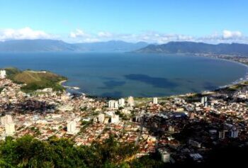 Prefeitura e Sabesp reforçam ações para garantir água e esgoto durante verão em Caraguatatuba