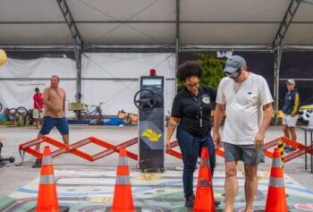 Caraguatatuba promove ação com DER-SP que simula efeitos do sono, álcool e droga na condução de veículos