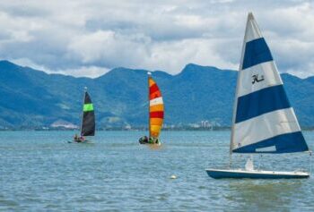 Navegar Experience reúne 139 participantes e amplia acesso aos esportes náuticos em Caraguatatuba