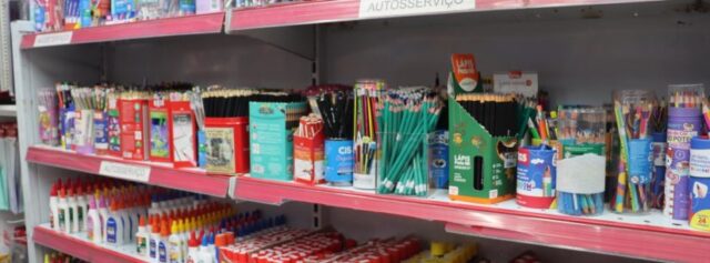 Procon de Caraguatatuba recomenda pesquisa na compra do material escolar para reduzir impacto no orçamento familiar