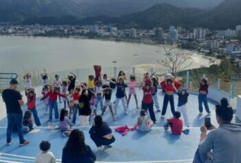 Prefeitura de Caraguatatuba realiza projeto Colônia de Férias Verão 2026 no Residencial Getuba