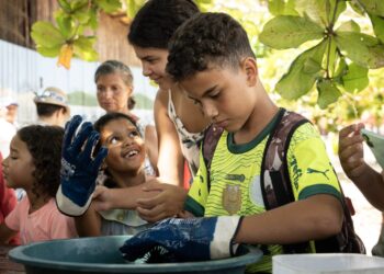 Fazenda de Mexilhão recebe crianças e adolescentes do Jetuba do Projeto Colônia de Férias