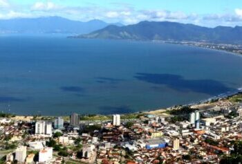 Ação do Janeiro Branco orienta profissionais da rede sobre saúde mental em Caraguatatuba