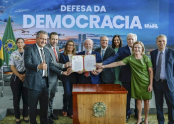 Em ato em defesa da democracia, Lula veta integralmente o chamado “PL da Dosimetria”