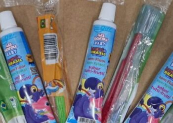 Prefeitura de Caraguatatuba entrega mais de 10 mil kits de higiene bucal a estudantes da rede municipal