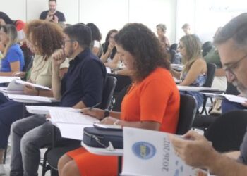 Conselho Municipal de Educação de Caraguatatuba empossa novos membros e define Mesa Diretora para o biênio 2026–2027