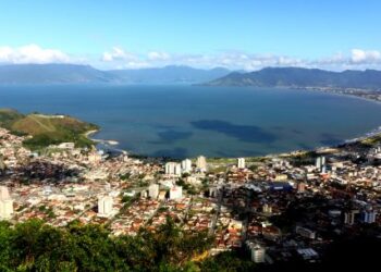 Caraguatatuba recebe reservatório móvel da Sabesp e reforça plano de contingência para o Carnaval