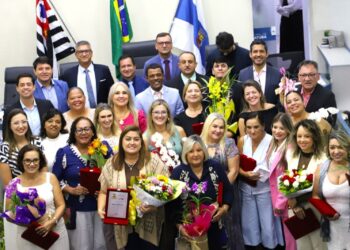 Noite de emoção marca sessão solene em homenagem ao Dia Internacional da Mulher