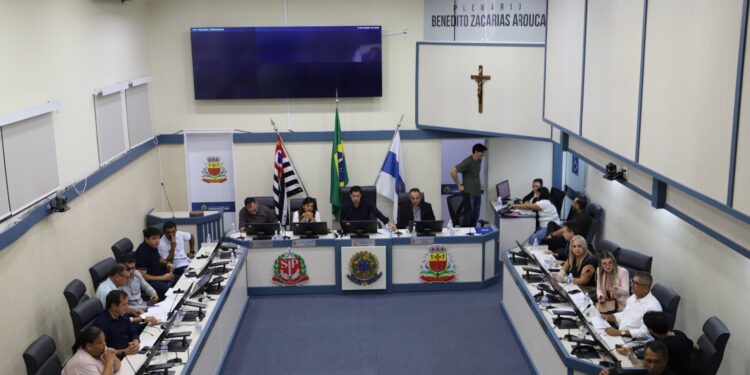 Medidas contra corte de água e reforço no atendimento a crianças com diabetes estão na pauta da 8ª Sessão Ordinária