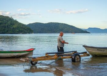 Lei que reconhece oficialmente comunidades tradicionais de pescadores artesanais e maricultores é sancionada em Caraguatatuba