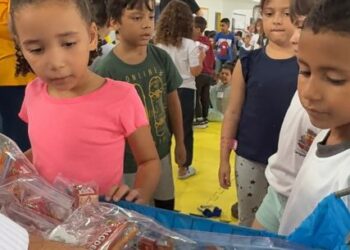 Programa Dentista na Escola distribui 10 mil kits de higiene bucal na rede municipal de Caraguatatuba