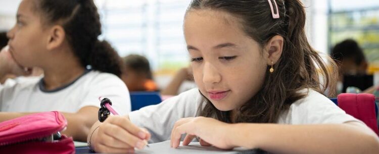 Caraguatatuba realiza formação regional do programa Alfabetiza Juntos SP