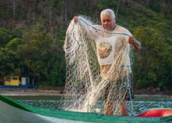 Governo de Caraguatatuba avança na valorização da cultura caiçara com reconhecimento oficial de pescadores artesanais e maricultores