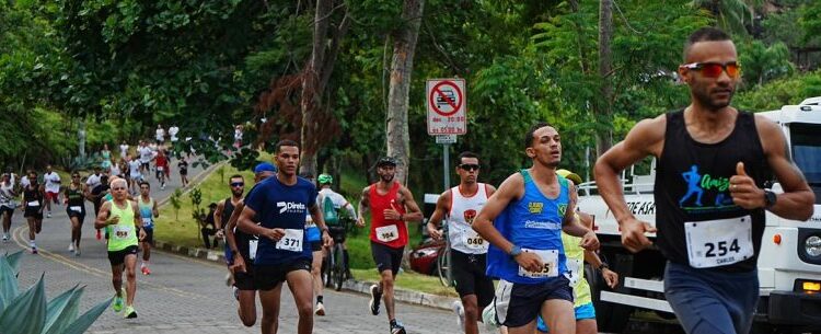 Caraguatatuba terá fim de semana esportivo com futevôlei, corrida, jiu-jitsu e futebol