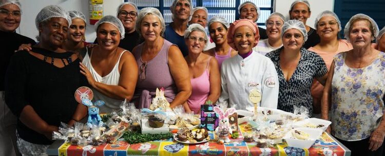 Fundo Social capacita mais de 60 pessoas em curso prático de alimentos para Páscoa