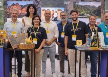 Prefeitura de Caraguatatuba capacita dois mil agentes da CVC para ampliar roteiro turístico integrado