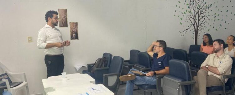 Caraguatatuba capacita profissionais para realizar implante contraceptivo na rede municipal de saúde