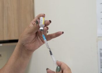 Cobertura vacinal contra febre amarela ultrapassa 53% em Caraguatatuba e lidera no Litoral Norte