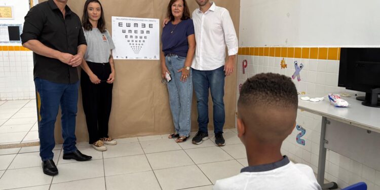 Projeto de acuidade visual de Antonio Carlos Junior é iniciado e chegará a 52 escolas municipais