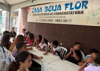 Presidente do Fundo Social participa do almoço de Páscoa com crianças e adolescentes da Casa Beija-Flor
