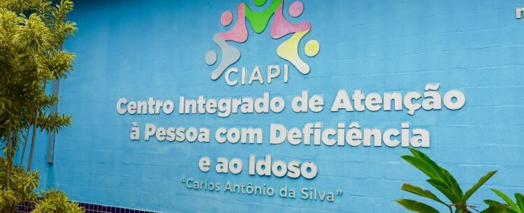 Ciapi completa 10 anos com mais de mil atendimentos por mês e comemora com comédia nesta quinta
