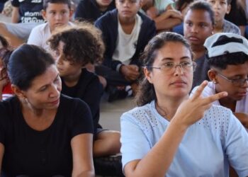 Escolas de Caraguatatuba realizam ações no Dia Nacional da Libras
