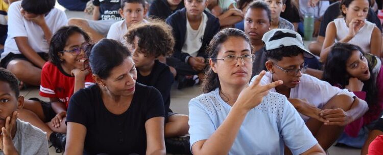 Escolas de Caraguatatuba realizam ações no Dia Nacional da Libras