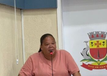 Cássia Gonçalves ouve população e lidera Comissão que aponta indícios de falhas no transporte de Caraguatatuba