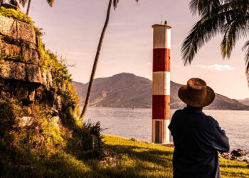 ‘Os Faróis e o Mar em Realidade Aumentada’ leva cultura caiçara e tecnologia às escolas do Litoral Norte