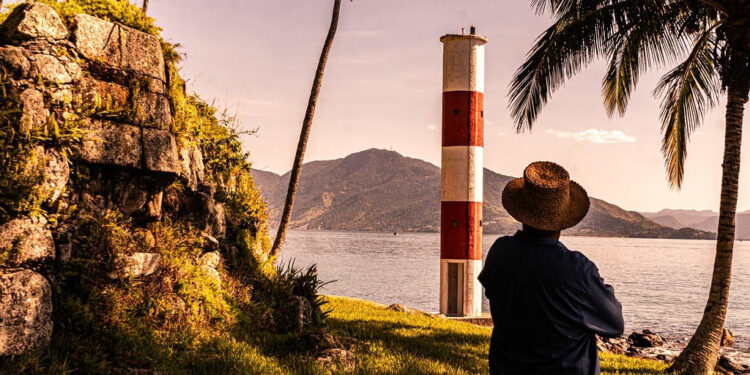 ‘Os Faróis e o Mar em Realidade Aumentada’ leva cultura caiçara e tecnologia às escolas do Litoral Norte