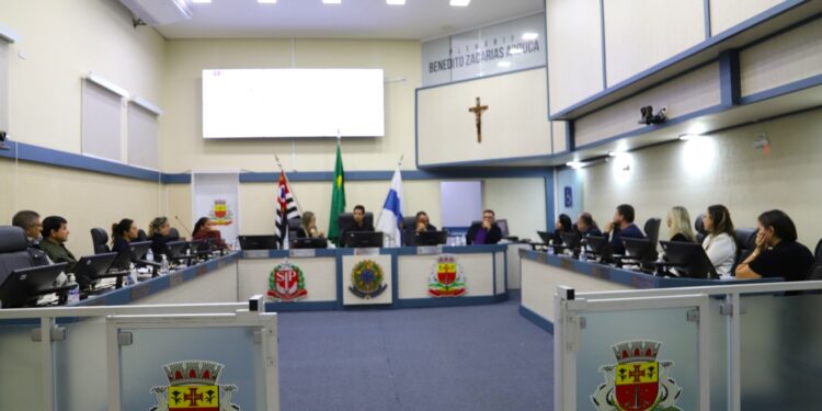 Câmara realiza reunião com representantes da OS da Saúde e vereadores discutem melhorias