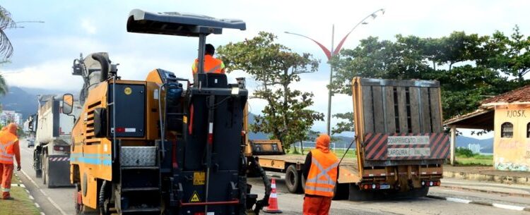 Prefeitura de Caraguatatuba recapeia trecho da Av. Geraldo Nogueira da Silva entre Rio Lagoa e Rio Santo Antônio