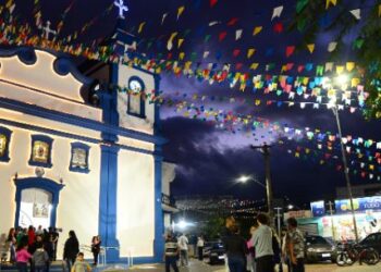 Festa do Padroeiro movimenta turismo cultural e programação tradicional em Caraguatatuba