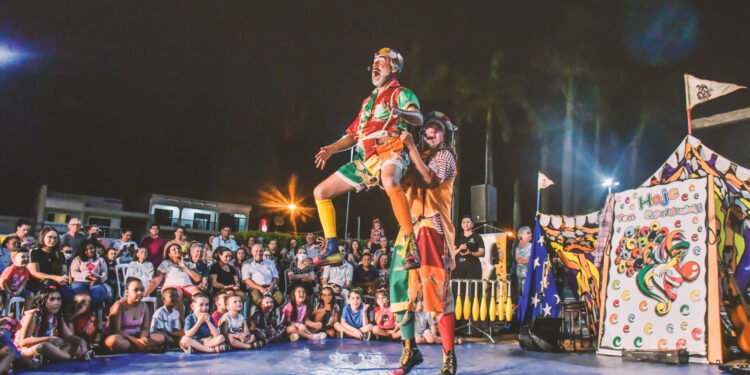 Festival Felino entra na 3ª semana com circo e teatro pelos mais diversos espaços do Litoral Norte
